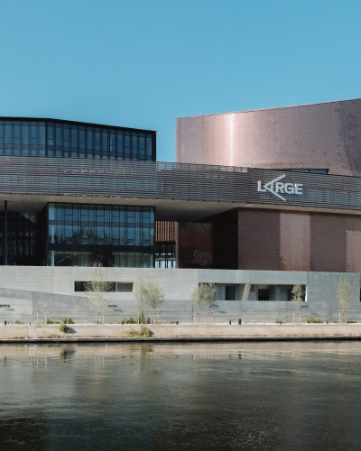 Centre d'art de la Pointe des Arts – Île Seguin. ©RCR Arquitectes et CALQ Crédit photo : Nicolas Trouillard